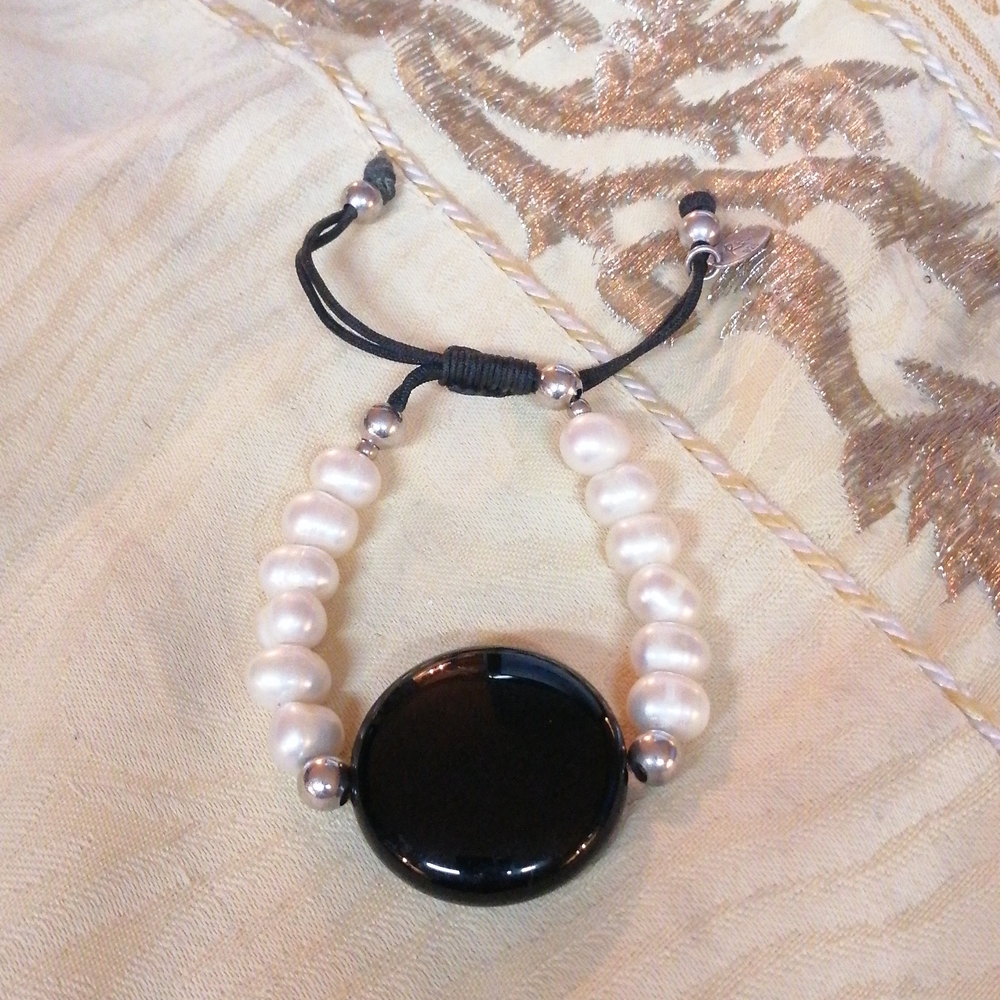 Trendy silver onyx and pearl bracelet